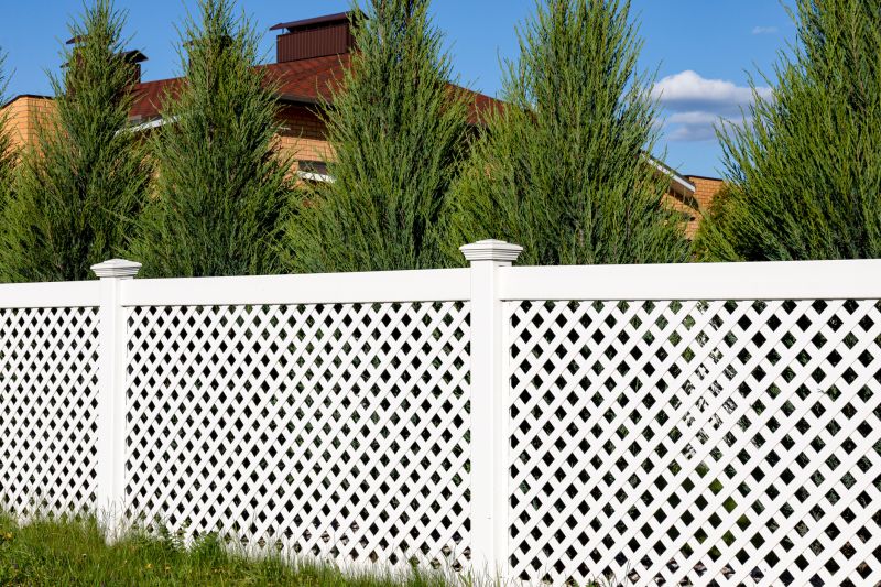 Vinyl Fence with Decorative Features